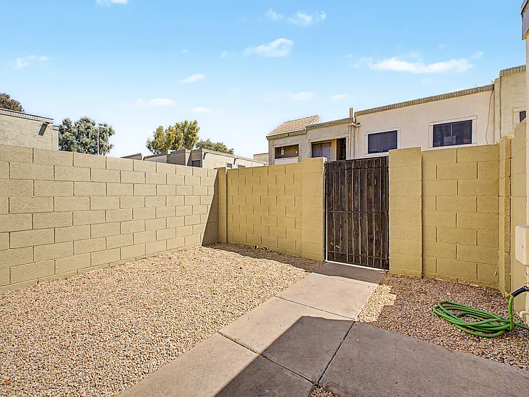 5847 N 48th Dr — Photo 29