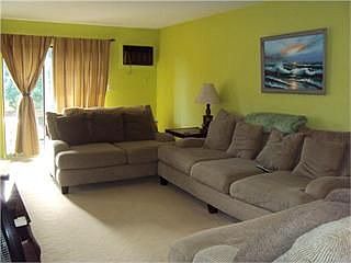 4th image of 68 Country Club Ln