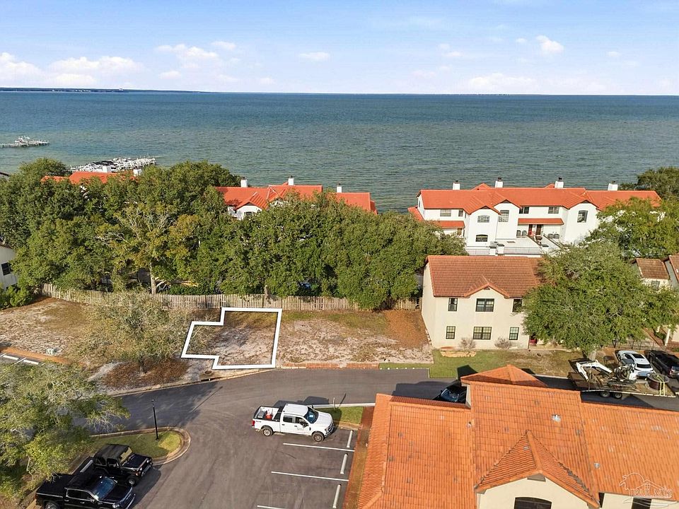 1st image of 61 Baybridge Dr