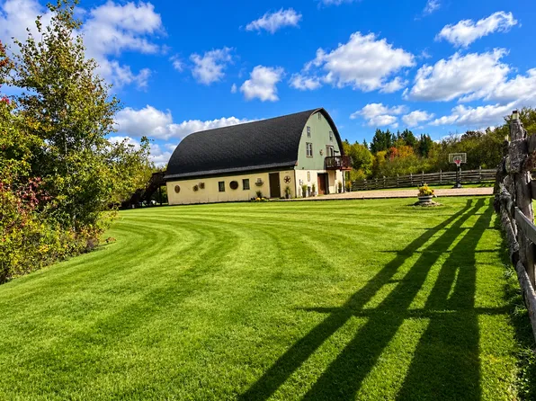 W890 Hunter Park Dr, Hawkins, WI 54530