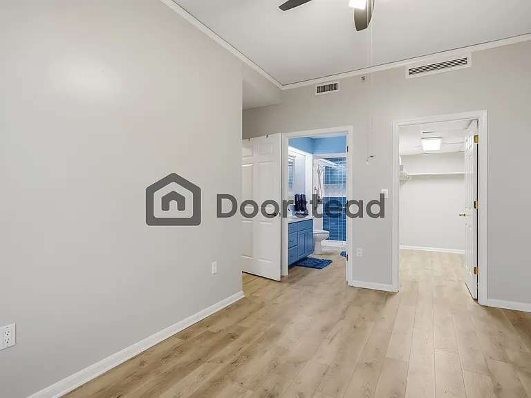 1 Towers Park Ln #1606 — Photo 16