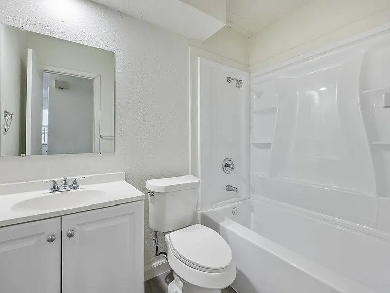 202 Northcrest Cir #D — Photo 15