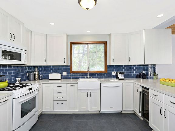 3rd image of 14657 La Maida St