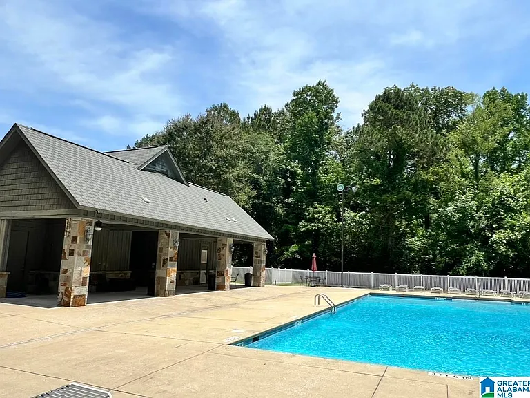 1004 Medinah Dr — Photo 26