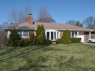 908 S Vail Ave, Arlington Heights, IL