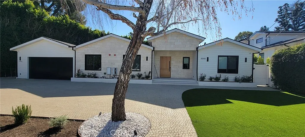 5 bed, 4.5 bath, 3600 sqft, $18,000 — Photo 4