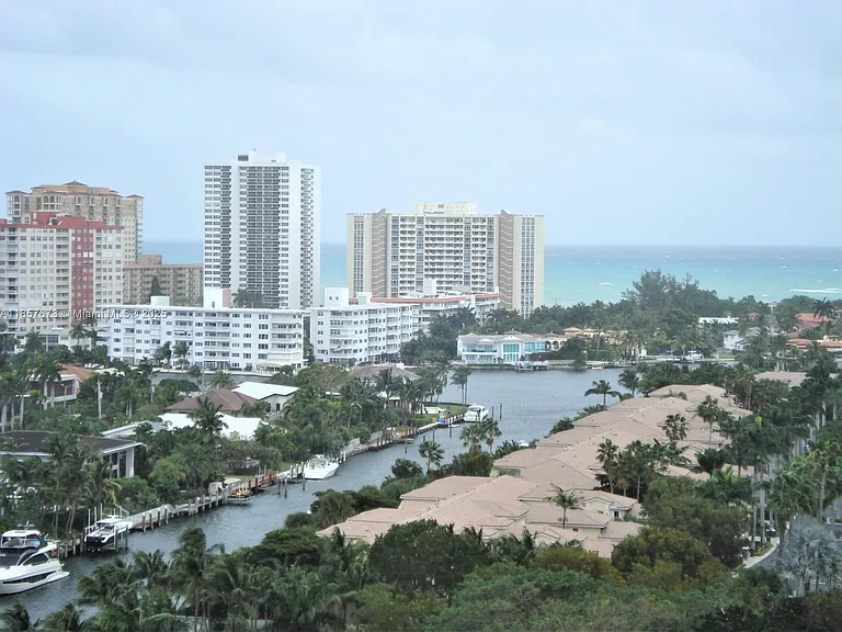 3600 Yacht Club Dr #1503 — Photo 24