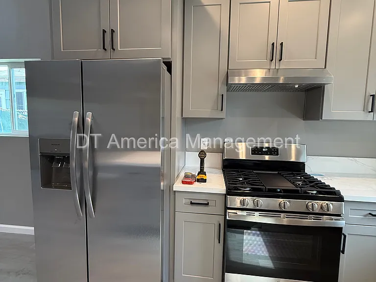 5484 Timothy Dr — Photo 12