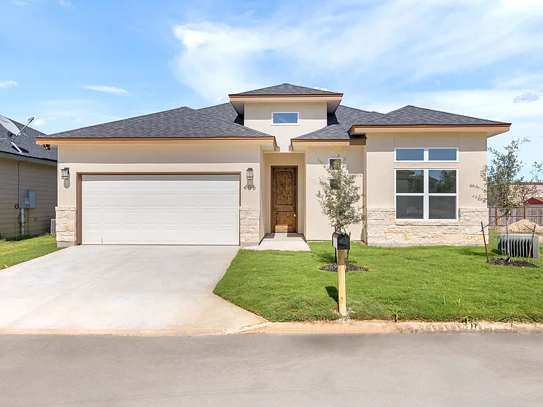 406 Park Cir — Photo 3