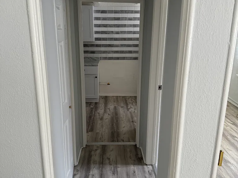 628 E Elk Ave #101 — Photo 15
