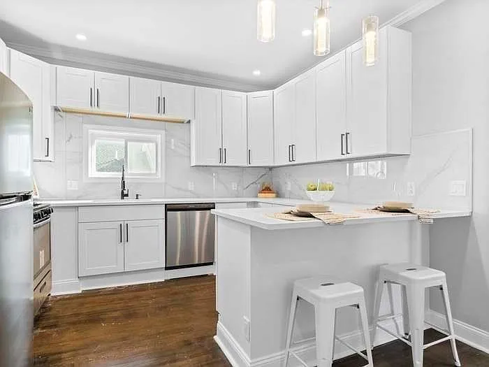 3 bed, 2.0 bath, 1189 sqft, $3,400 — Photo 2