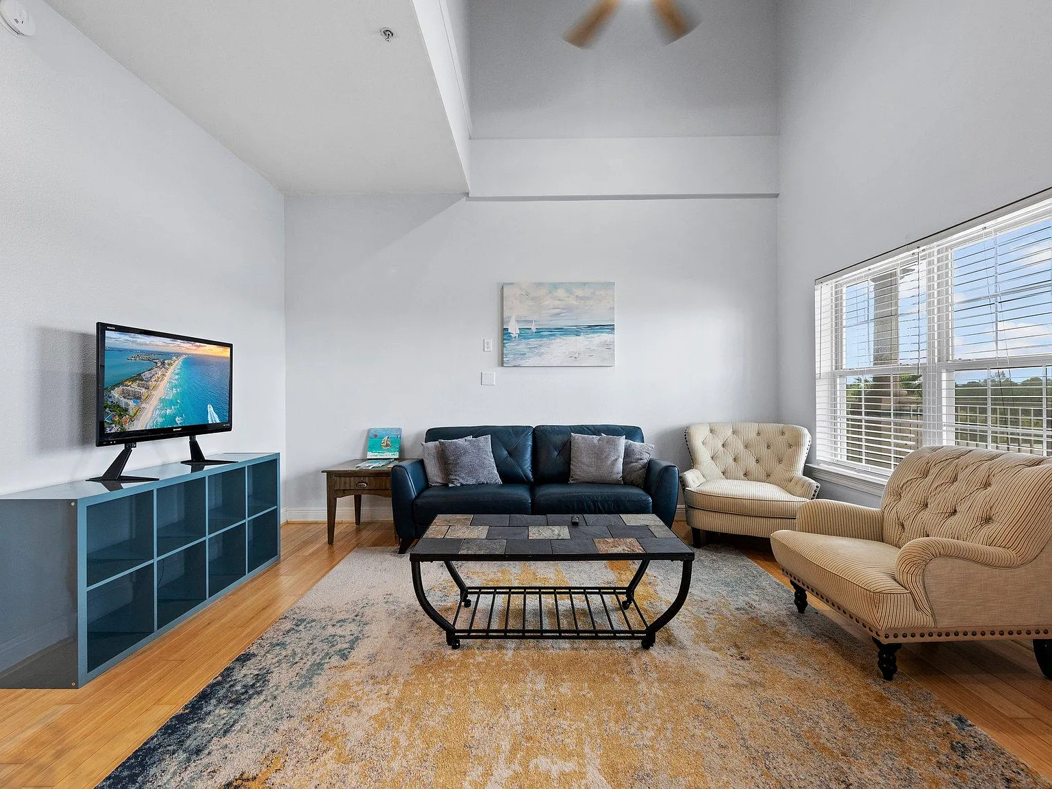 2 bed, 2.5 bath, 1850 sqft, $1,999 — Photo 1
