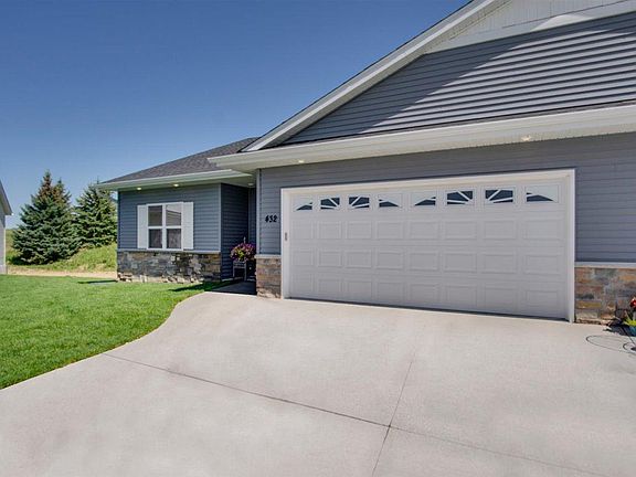 2nd image of 432 Emerald Ct #2
