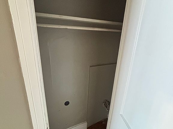 5th image of 2611 E 15th St #11