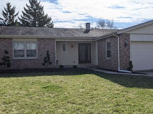 1227 Mill Creek Dr, Buffalo Grove, IL 60089