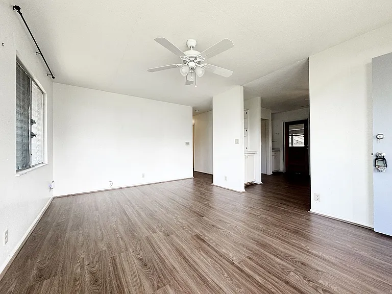 608 Maluniu Ave — Photo 5