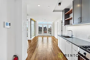 310 Graham Avenue, #3B