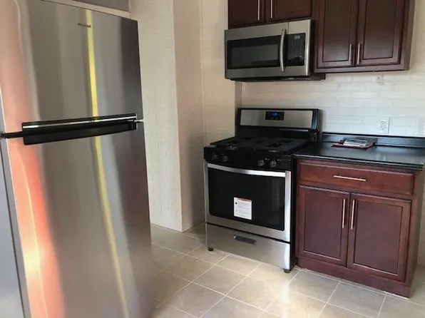 138 Sisson St Floor 2, East Hartford, CT 06118