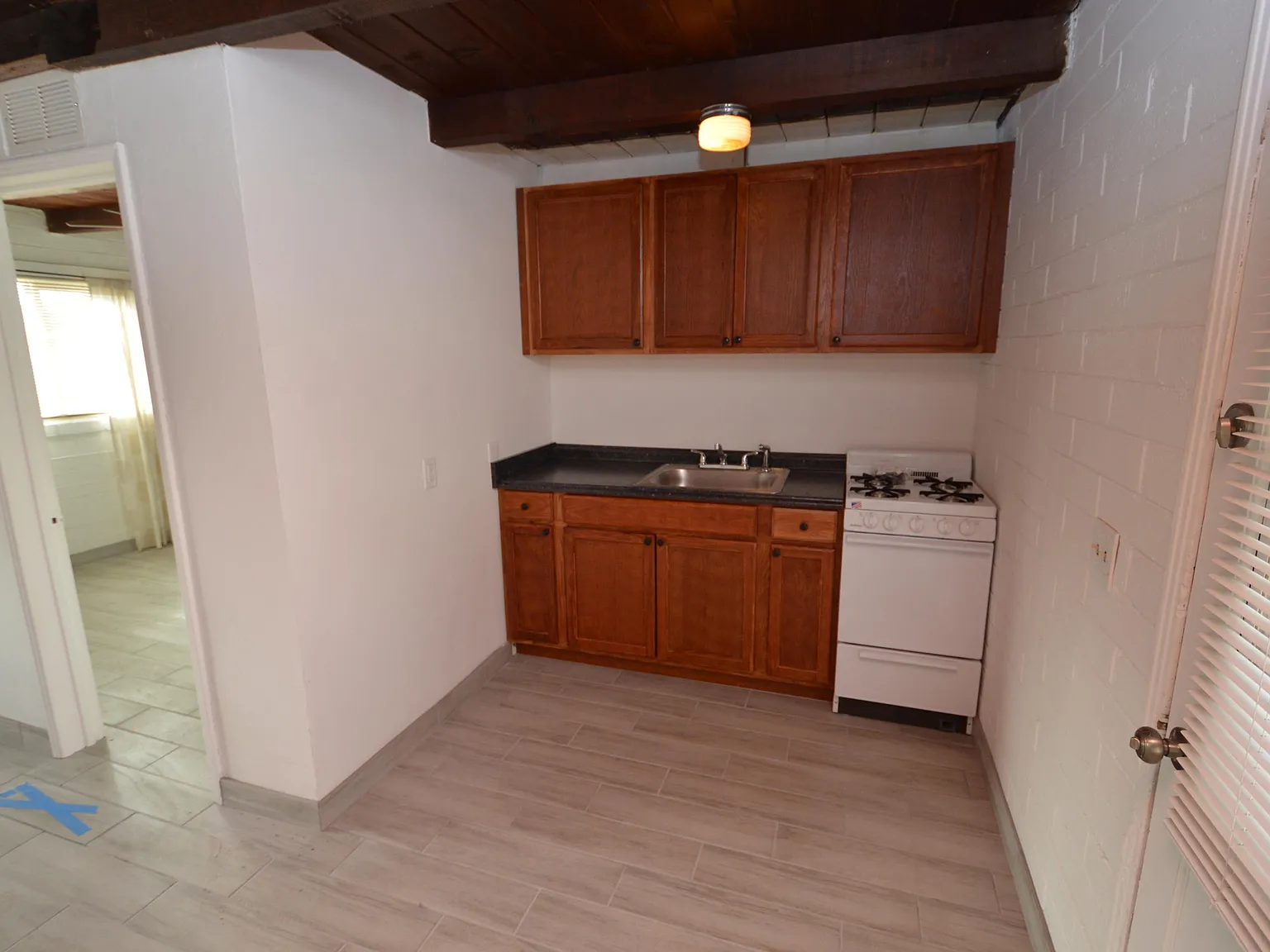 1 bed, 1.0 bath, 480 sqft, $750 — Photo 2