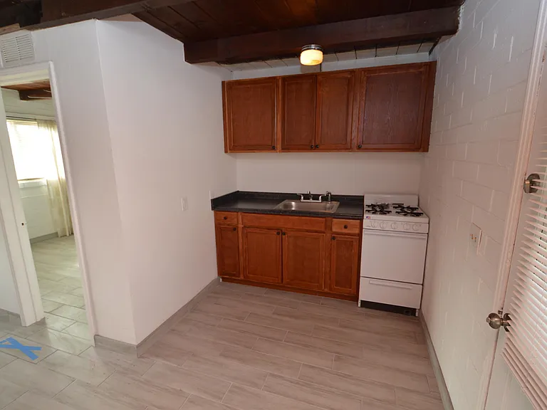 2611 E Fort Lowell Rd — Photo 2