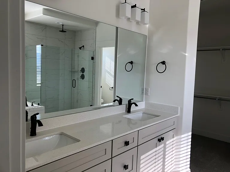 493 W Woodland Rd — Photo 12