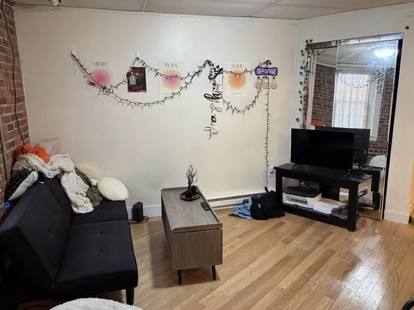 24 Hemenway St #1, Boston, MA 02115
