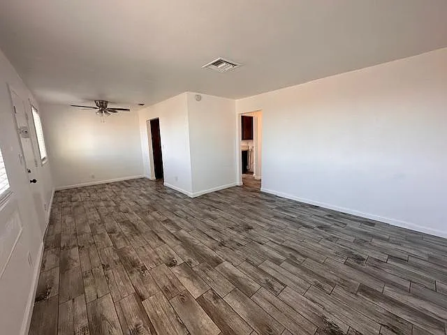 812 Lillian Dr — Photo 3