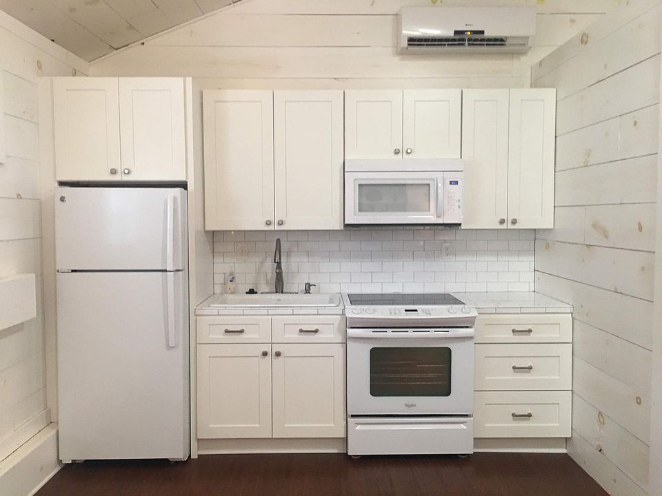 1st image of 1112 Sterling Ave #B