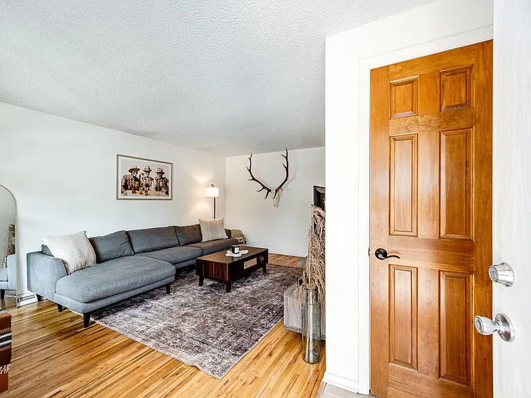 784 Urban St — Photo 3