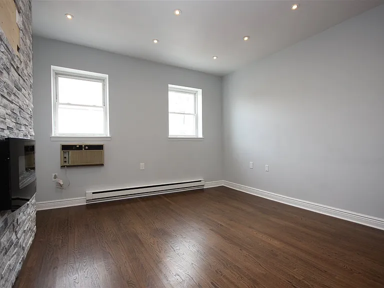 1016 Willow Ave #406 — Photo 3