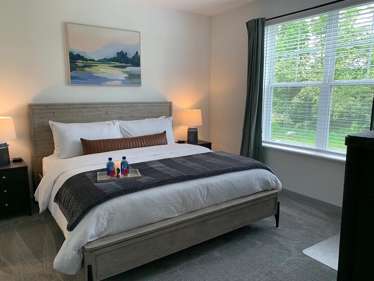 2 bed, 1185 sqft, $5,370 — Photo 2