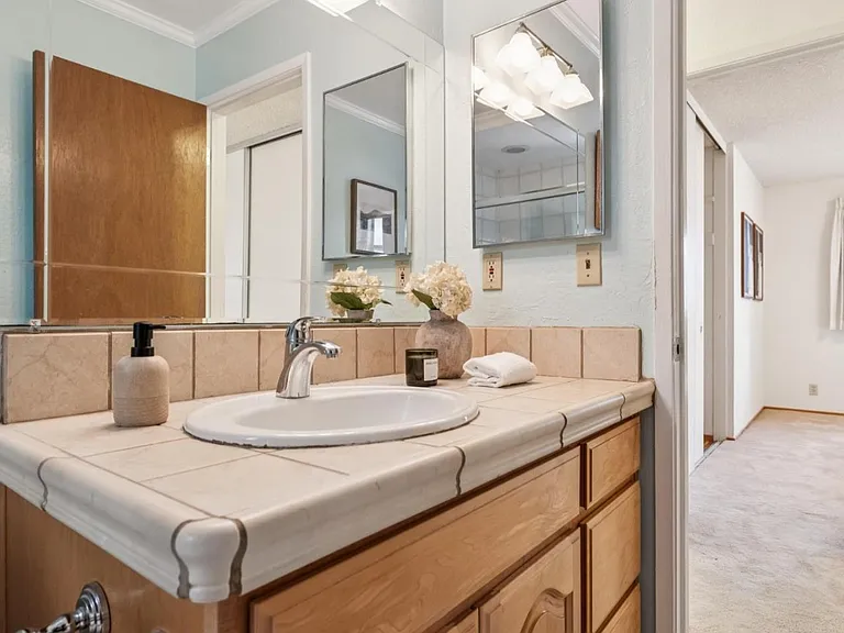 1563 Heron Ave — Photo 10