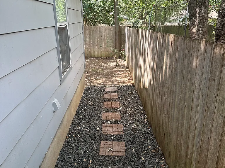 809 Adler St — Photo 11