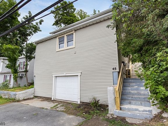 3rd image of 45 Hamburg Ave