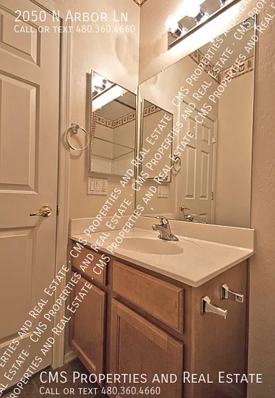 2050 N Arbor Ln — Photo 24