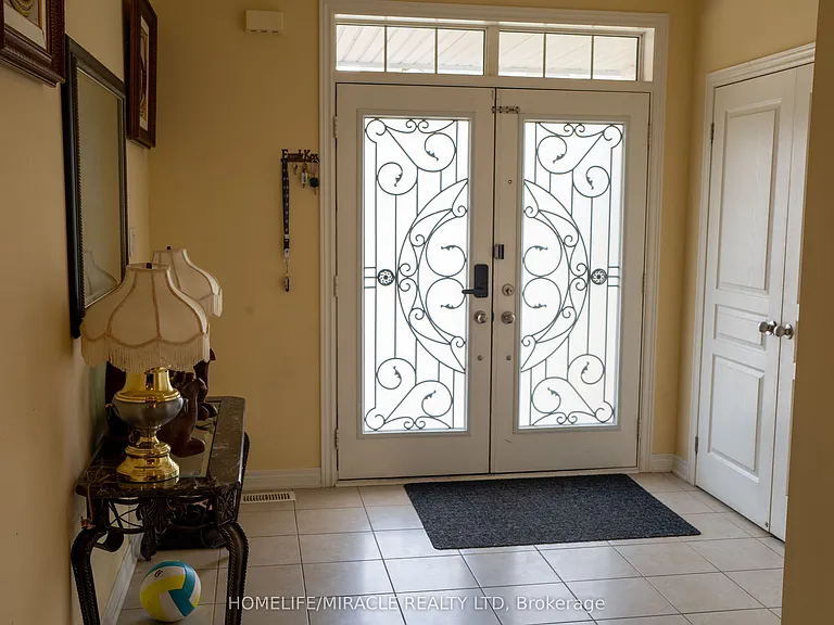 32 Kilkarrin Rd W — Photo 2