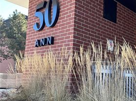 50 Ann St, Caledon, ON