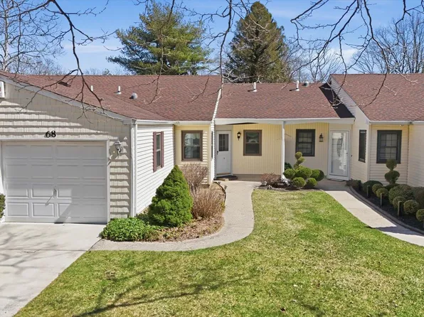 68 Knolls Drive, Stony Brook, NY 11790