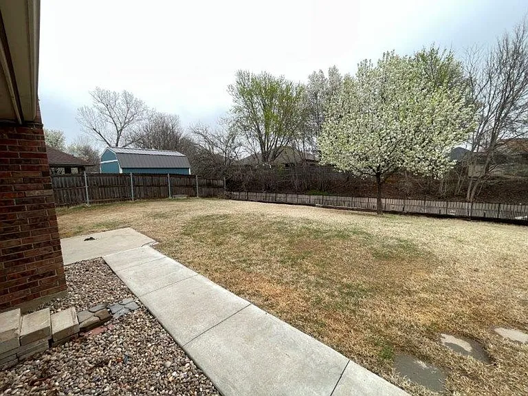 13012 Almond Dr — Photo 16