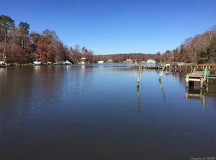 371 One Way Ln, Urbanna, VA 23175