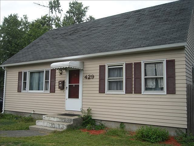 2nd image of 429 Allen St