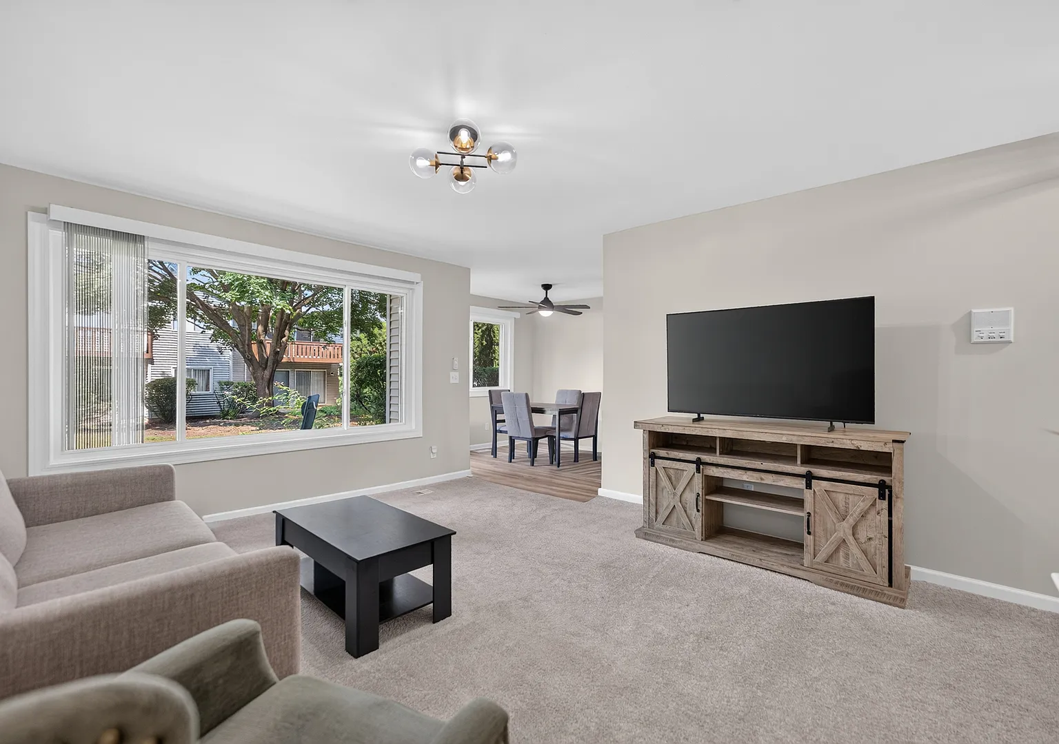 2 bed, 1000 sqft, $2,300 — Photo 4