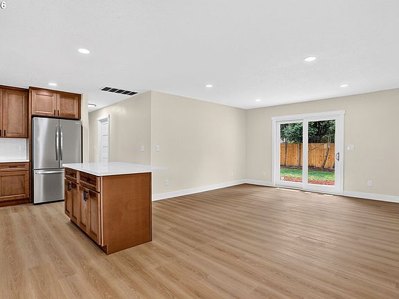 5th image of 13670 SW 21st St