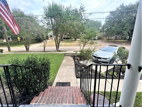 4th image of 306 Auburn Ave