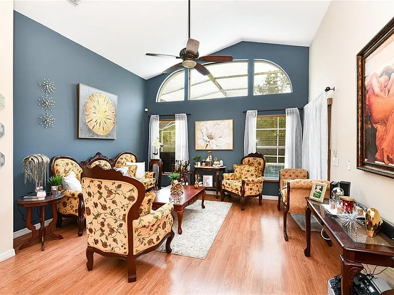436 Lake Shore Pkwy — Photo 10