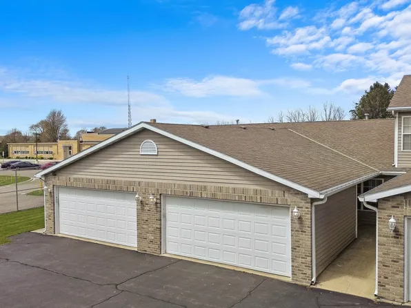 150 N Wooster St Unit 9, Capron, IL 61012