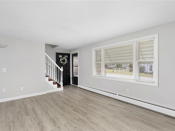 5th image of 130 Roffee St