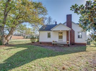 829 Alexis High Shoals Rd, Dallas, NC 28034