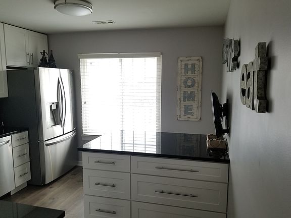 3rd image of 2043 Windemere Cir