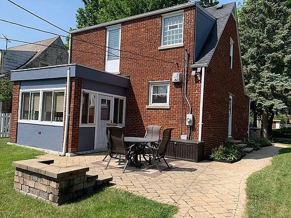 Sunporch, patio, fire pit